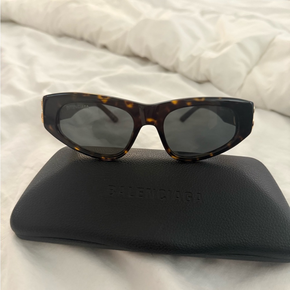 Balenciaga Tortoise Shell Sunglasses - Picture 7 of 7